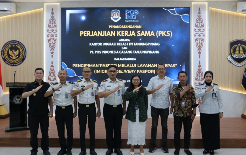 Imigrasi Tanjung Pinang Luncurkan IDEPAS, Gandeng PT Pos  Antar Paspor ke Rumah