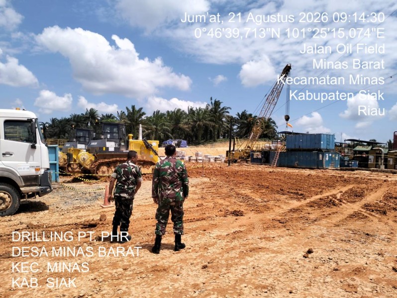 Babinsa Serma Sri Wahyudi dan Serda Holmes Pasaribu Patroli Dua Lokasi Drilling di Minas Barat, Pastikan Situasi Aman