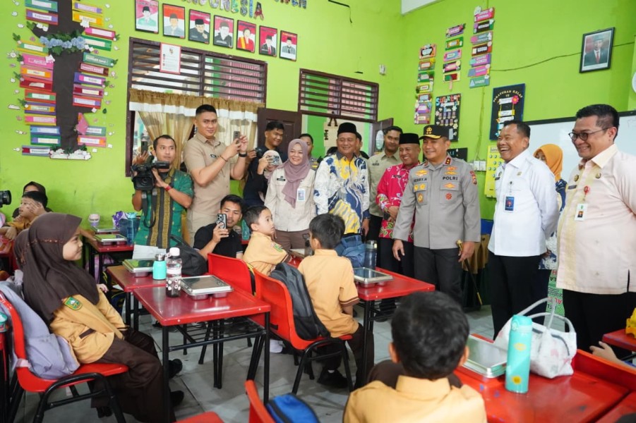 Satu Tahun Program MBG: Polda Riau Target 18 Dapur SPPG, 15 Sudah Operasi