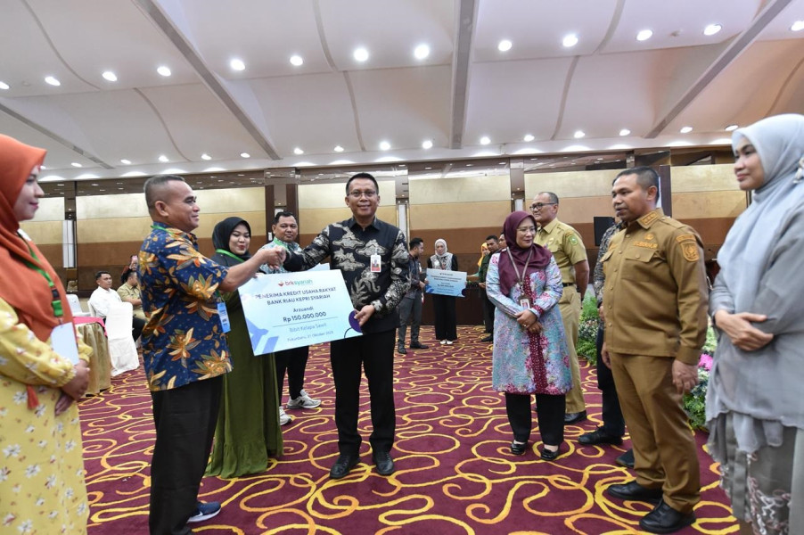 BRK Syariah & Pemprov Riau Sukses Gelar Akad Massal KUR 800.000 Debitur