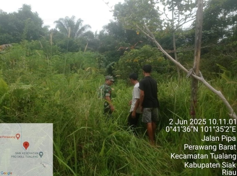 Patroli Pencegahan Karhutla, Babinsa dan Warga Perawang Barat Bersinergi Jaga Lingkungan