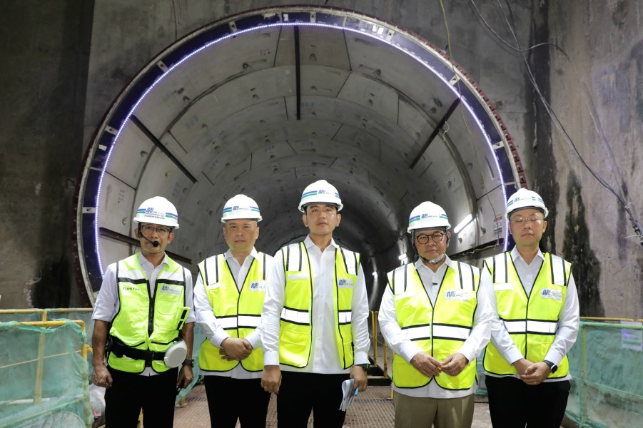 Pramono dan Gibran Tinjau MRT Jakarta Capai 59 Persen Sampai Harmoni Ditargetkan Beroperasi 2027