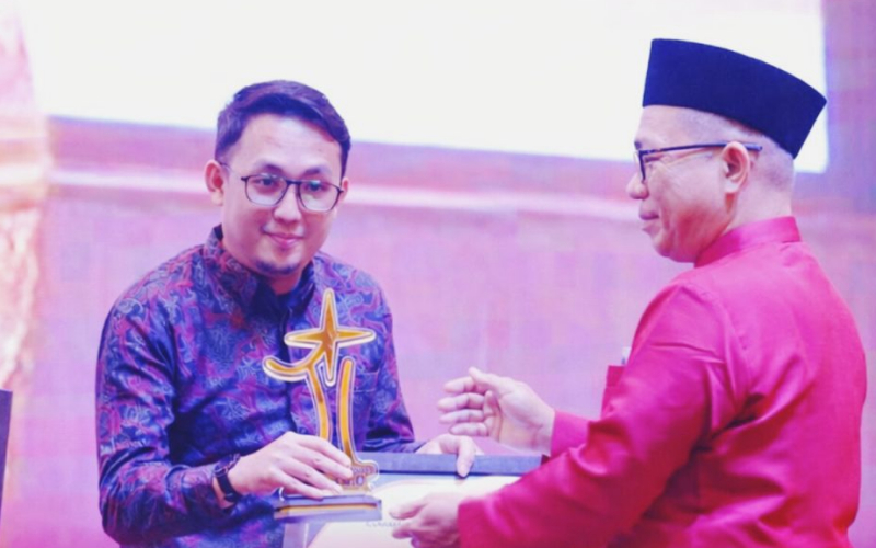 Kiprah dan Dedikasi, Viencent Moerghasini Yusuf Raih Alumni Contribution Award
