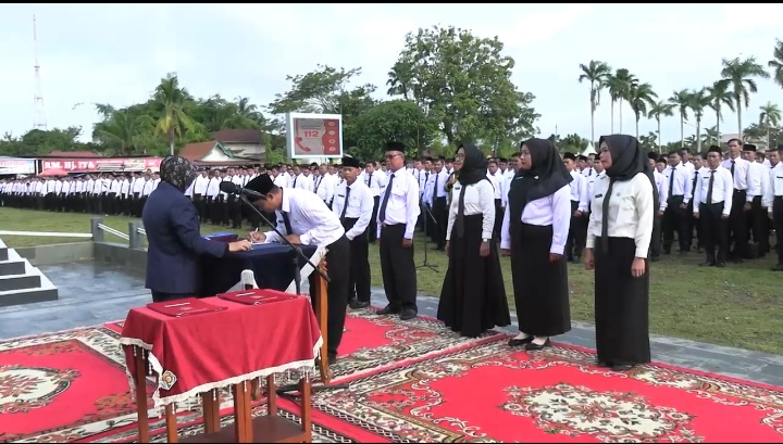 Lantik 3.054 Honorer Jadi ASN PPPK, Bupati Siak Tekankan Displin Jadi Prioritas Kedepan