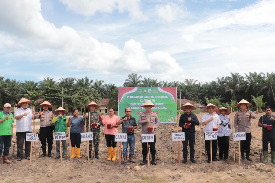 Polres Pelalawan Tanam Jagung Serentak di Langkan, Wujud Nyata Dukung Swasembada Pangan Nasional