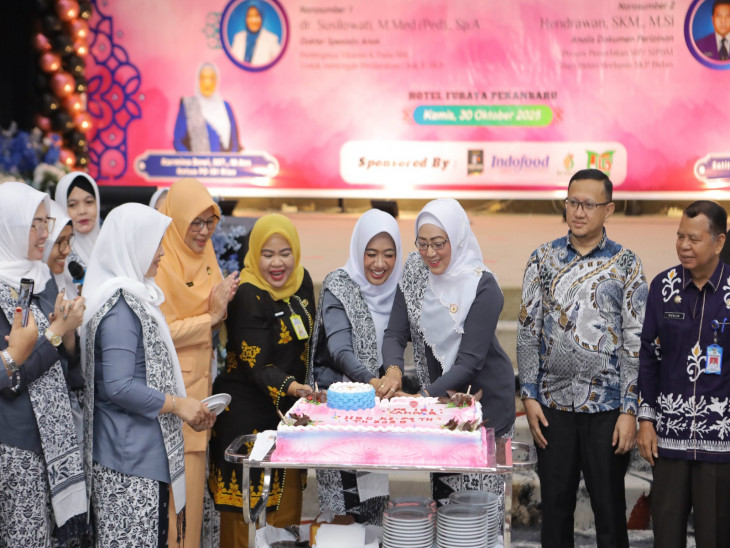HUT IBI ke-74, Ketua DWP Kampar Ajak Bidan Terus Mengabdi untuk Kesehatan Ibu, Anak, dan Masyarakat