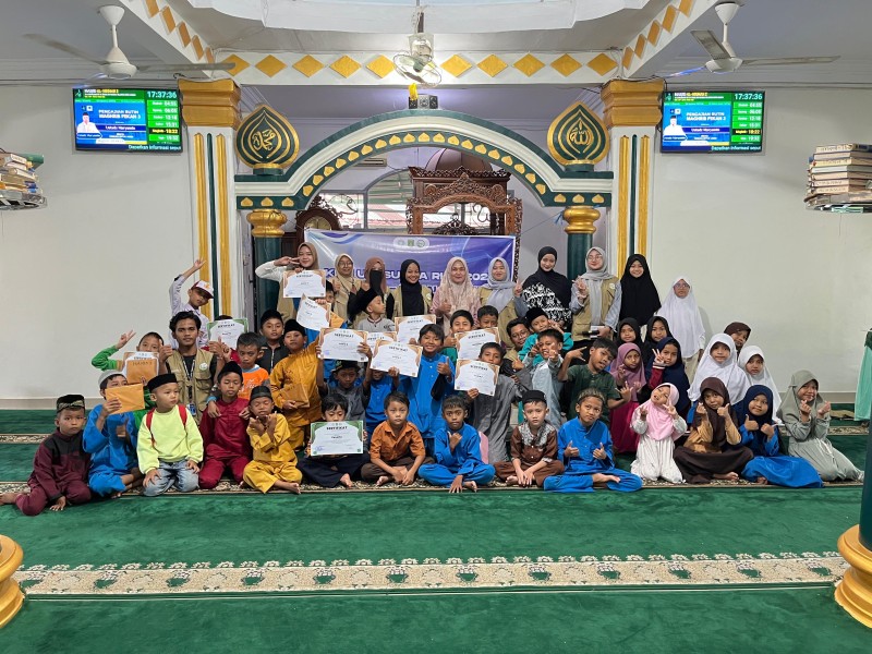 Mahasiswa KKN UIN Suska Riau Tutup Kegiatan di Bumi Ayu dengan Lomba Adzan dan Membaca Surah Pendek