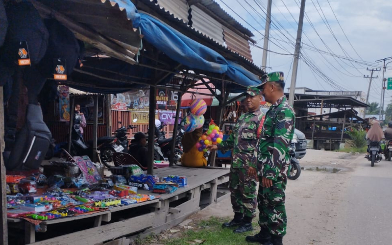 Patroli Rutin Babinsa Sungai Sembilan, Wujud Preventif Jaga Harkamtibmas