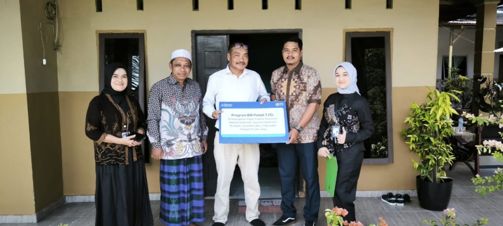 BRI Peduli Bantu Bangun Pagar Pondok Pesantren Mamba'ul Ma'arif, Perkuat Fasilitas Pendidikan di Kampar