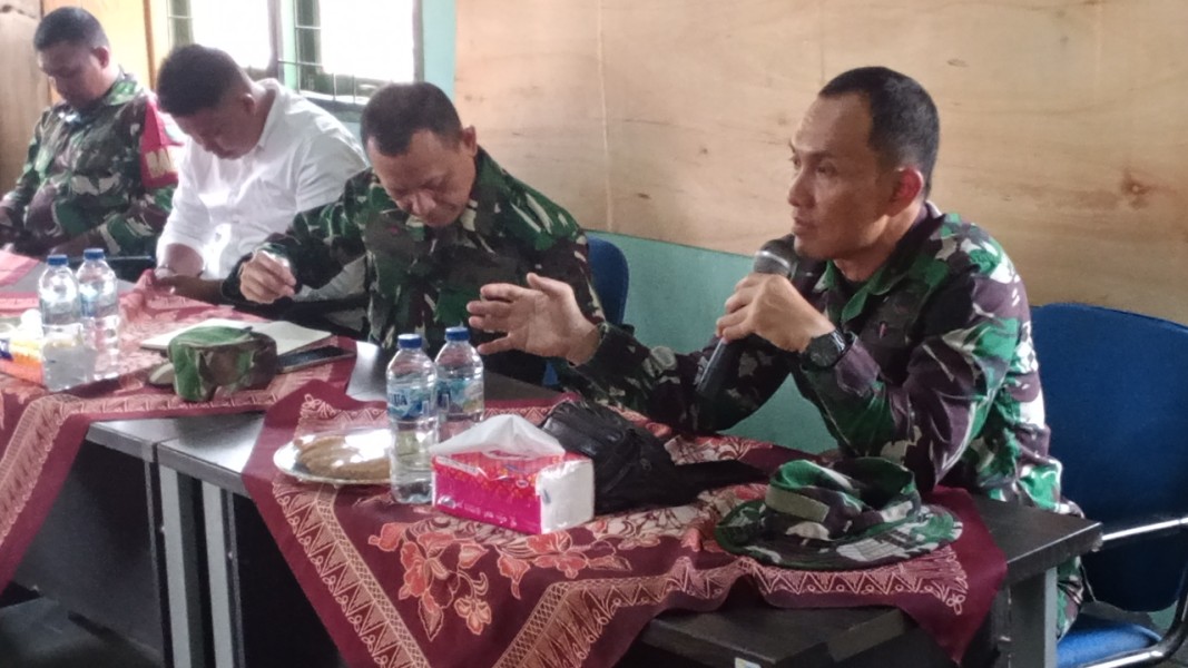Tim Mabes TNI Ajak Warga Mekar Sari Bersinergi Cegah Karhutla