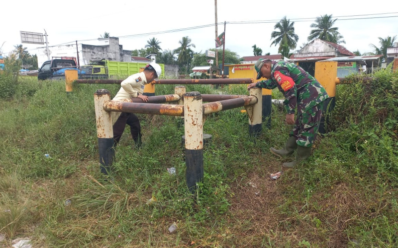 Babinsa Koramil 02 Cegah Aktivitas Terlarang di Sekitar Pipa Minyak PHR