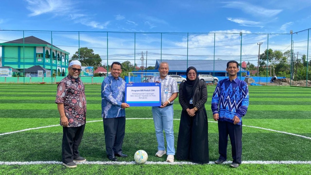 Komitmen Dukung Sarana Olahraga dan Pendidikan Karakter Generasi Muda, BRI Kanca Bengkulu Bangun Lapangan Mini Soccer  untuk Yayasan Al-Fida Bengkulu Melalui CSR