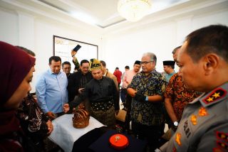 Mahkota Asli Sultan Siak Tiba di Pekanbaru, Perayaan HUT Riau ke-68 Kian Fenomenal dan Bersejarah