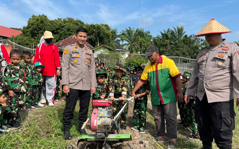 Polsek Bukit Kapur Tanamkan Kesadaran Lingkungan Sejak Dini melalui Giat Anak Green Policing