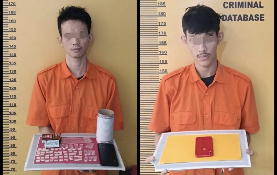 Desa Kuba Rengat Digrebek Satnarkoba Polres Inhu, Dua Orang Diborgol dan 63 Paket Sabu Disita