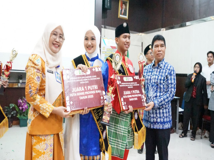 DPPKBP3A Kampar Raih Juara I Duta GenRe Putri Tingkat Provinsi Riau 2025