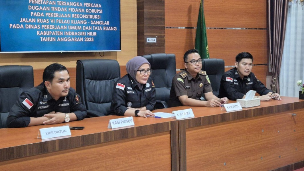 Dua Tersangka Korupsi Proyek Jalan di Inhil Resmi Ditahan, Negara Rugi Rp6,2 Miliar