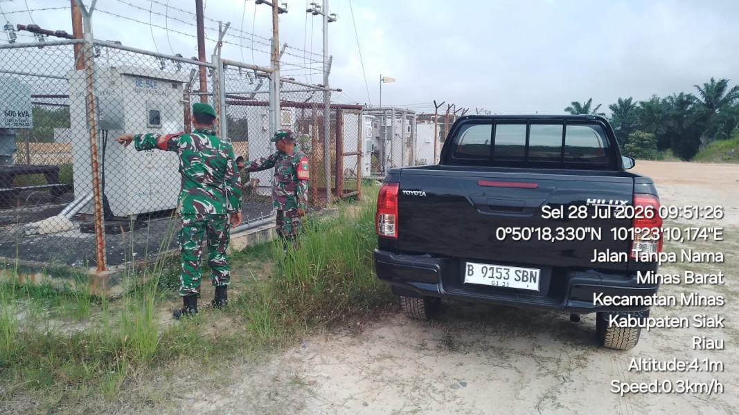 Pelda Benriyadi dan Sertu Joko Purnomo Patroli Penguatan Binter SKK Migas di Area Minas Field, Ajak Warga Jaga Keamanan Objek Vital