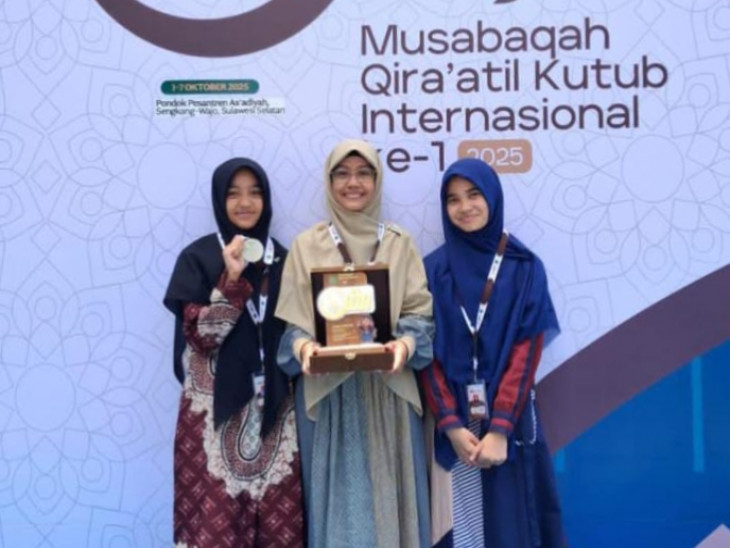 Santriwati Daarun Nahdhah Thawalib Harumkan Nama Kampar di MQK Nasional 2025
