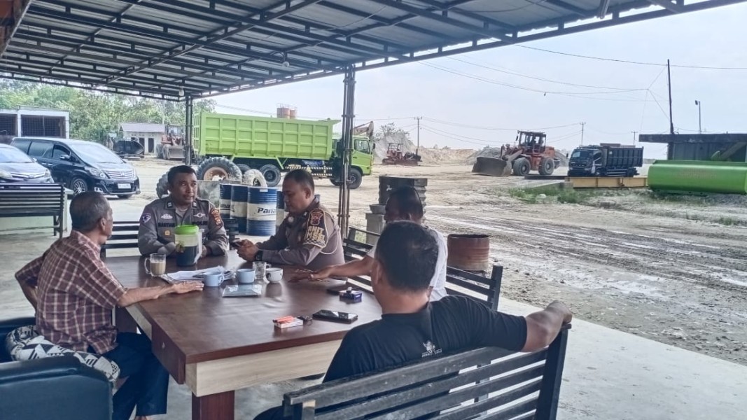 Satlantas Polres Kampar Sosialisasikan Overdimensi dan Overloading di PT UJK Bangkinang Seberang!