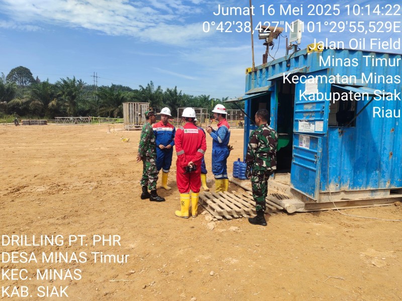 Babinsa Koramil 03/Minas Pantau Langsung Aktivitas Vital di Lokasi Pengeboran Migas PT PHR