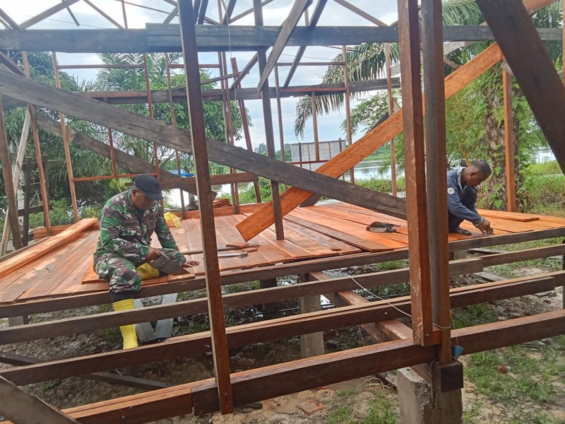 Hari Keempat TMMD Ke-129, Bedah Rumah Ibu Asmawati Capai 25 Persen