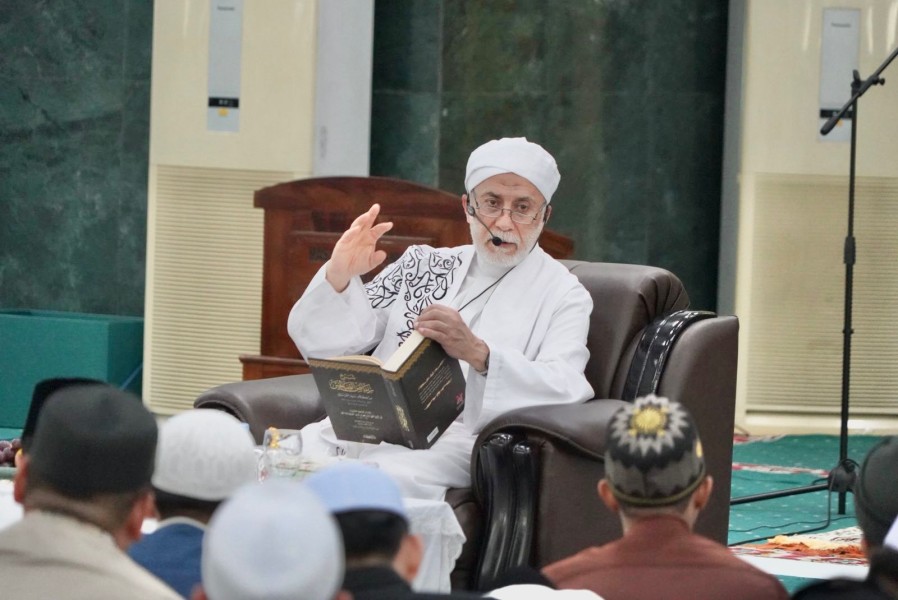 Masjid Raya An-Nur Riau Gelar Daurah Kitab Riyadhus Shalihin Bersama Syaikh Yusri Rusydi Jabr dari Mesir