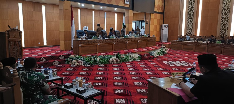 Pasi Ops Kodim 0322/Siak Hadiri Rapat Paripurna DPRD: Bahas RAPBD-P 2025 dan 8 Ranperda Penting Untuk Siak
