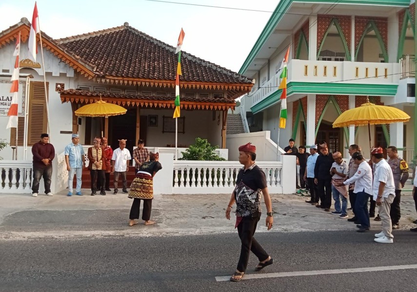 Kapolres Lamsel Sambangi Tokoh Adat Sai Batin, Perkuat Sinergi Jaga Kamtibmas