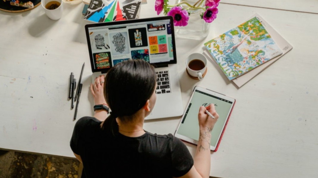 7 Aplikasi AI Terbaik untuk Desain Grafis yang Wajib Dicoba