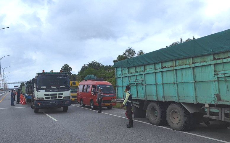 Tekan Lalin di Tol Permai, Tim Gabungan Tertibkan Kendaraan Odol