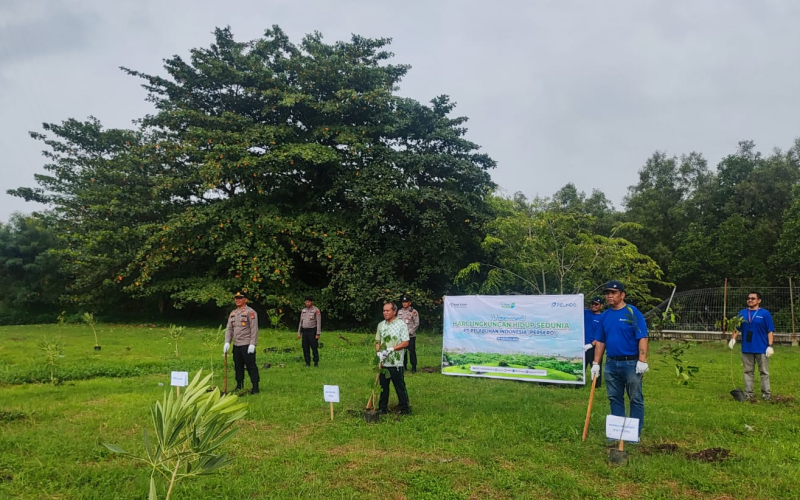 Polres Dumai Tanam Pohon Serentak di Rumah Ibadah, Pelindo Dumai Dukung Green Policing