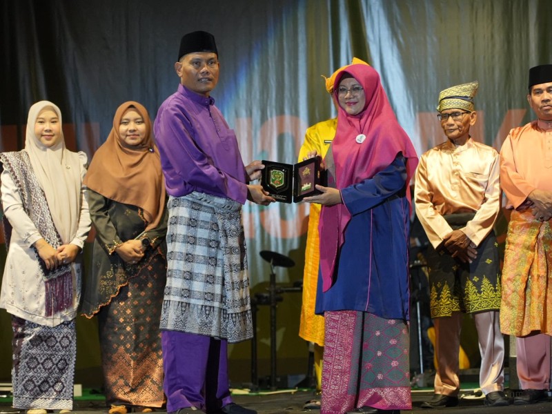 Julang Budaya Siak 2025 Dibuka, Bupati Afni Tegaskan Ruh Kemelayuan Riau Ada di Negeri Istana