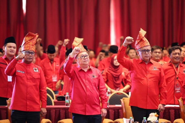 Zukri Kembali Pimpin PDI-P Riau, Hasto: Visi Geopolitik Soekarno, Riau Posisi Strategis