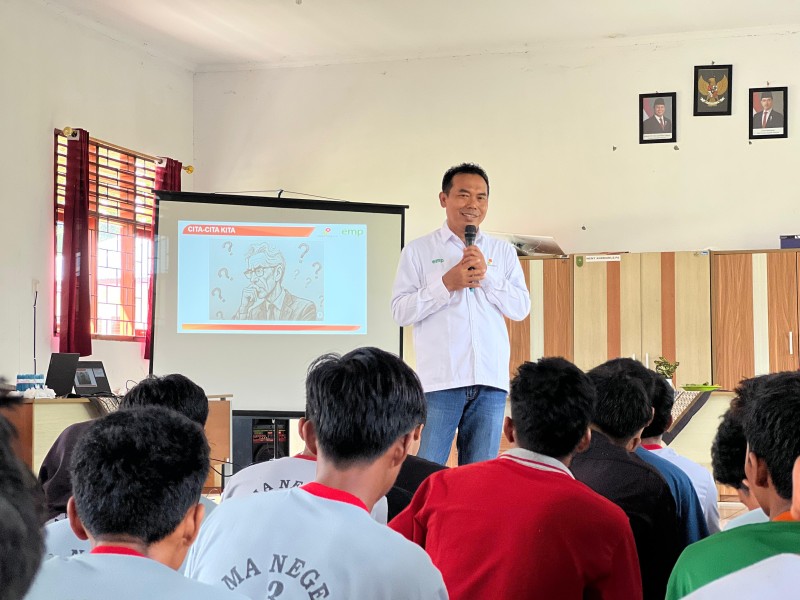 Tingkatkan Kapasitas Siswa, PT. ITA Gelar Relawan EMP Mengajar di SMAN 3 TTB