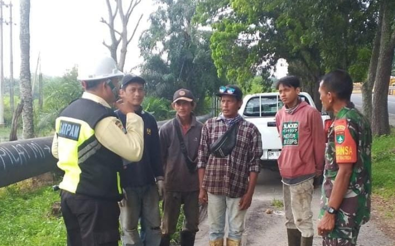 Amankan Aset Vital Nasional, Koramil 01 Dumai Patroli Jalur Pipa Minyak