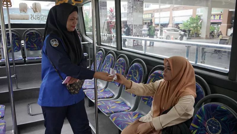 Pelajar Pekanbaru Kini Bisa Naik Bus TMP Gratis, Cukup Tunjukkan Kartu Pelajar!