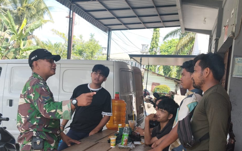 Babinsa Koramil 02 BK Bersama Security PHR Sisir Zona Pipa, Situasi Aman Terkendali