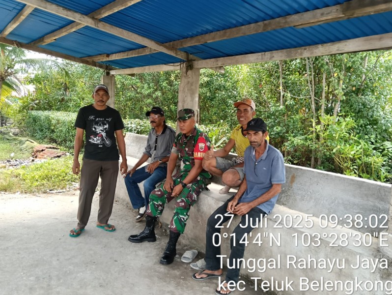Babinsa Koramil 06/Kateman Ajak Warga Jauhi Narkoba, Judi Online, dan Pinjol