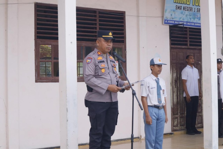 Kasat Binmas Polres Kampar Beri Motivasi Siswa SMA N 1 Salo, Ajak Peduli Lingkungan!