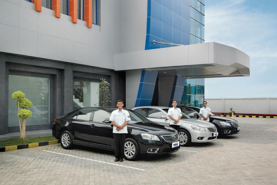 Solusi Cerdas Profesional: Sewa Mobil Plus Driver untuk Mendukung Agenda Padat