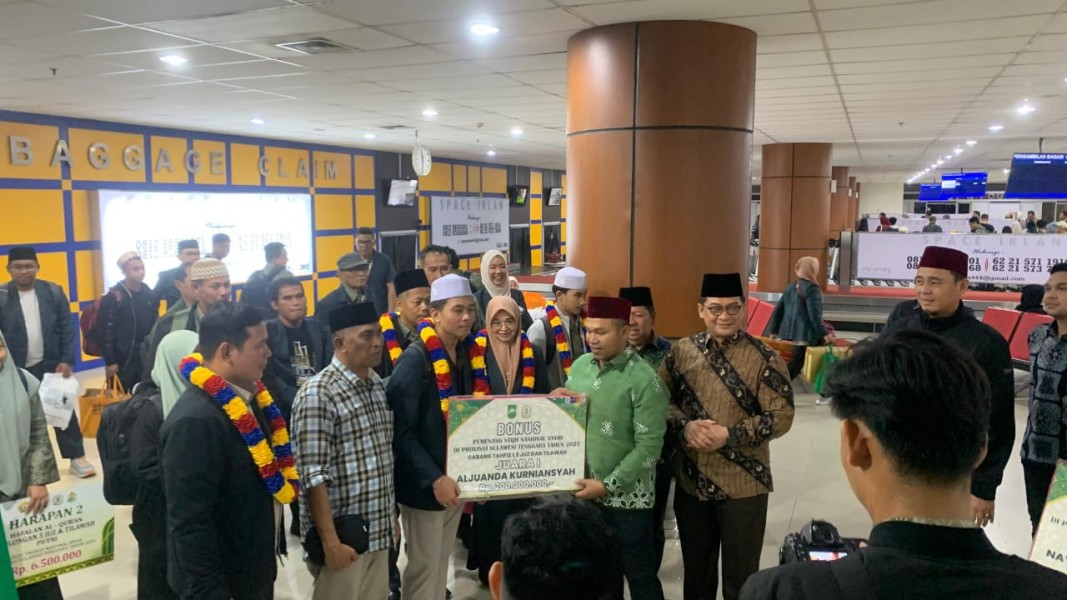 Banggakan Riau di STQH Nasional, Gubernur Abdul Wahid Beri Bonus Ratusan Juta Kapada Para Juara