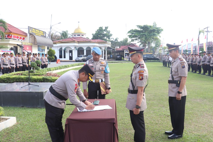 Kapolres Pelalawan Pimpin Sertijab Kapolsek Ukui: Pergantian Kepemimpinan Berjalan Khidmat