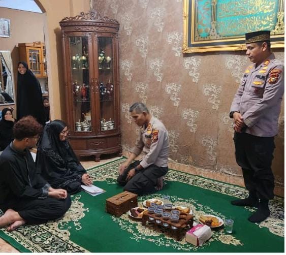 Kapolres Kampar Gelar Patroli, Kunjungi Duka, dan Jalin Silaturahmi dengan Personel dan Masyarakat