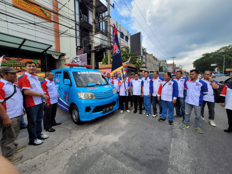 Ketum PWMOI Jusuf Rizal Luncurkan Ambulance Gratis Milik Aprianto Ketua DPD PWMOI Pekanbaru