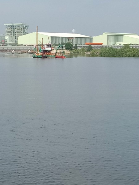 Nelayan Dumai Mengeluh, Aktivitas Dumping PT. Agro Murni Diduga Sebabkan Penurunan Hasil Tangkapan Ikan