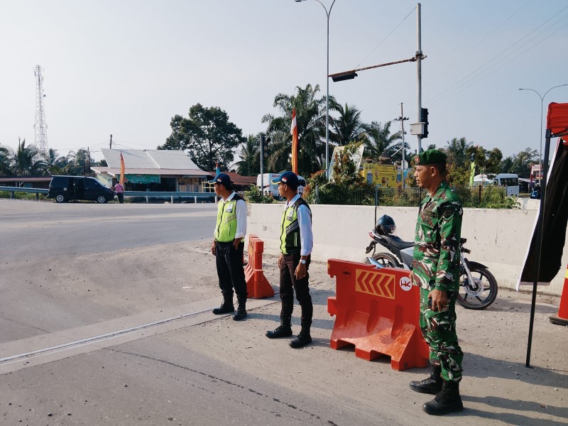 Serda Mayus Maruli Laksanakan Pengamanan Mudik Lebaran 2026 di Pos PAM Exit Tol Minas