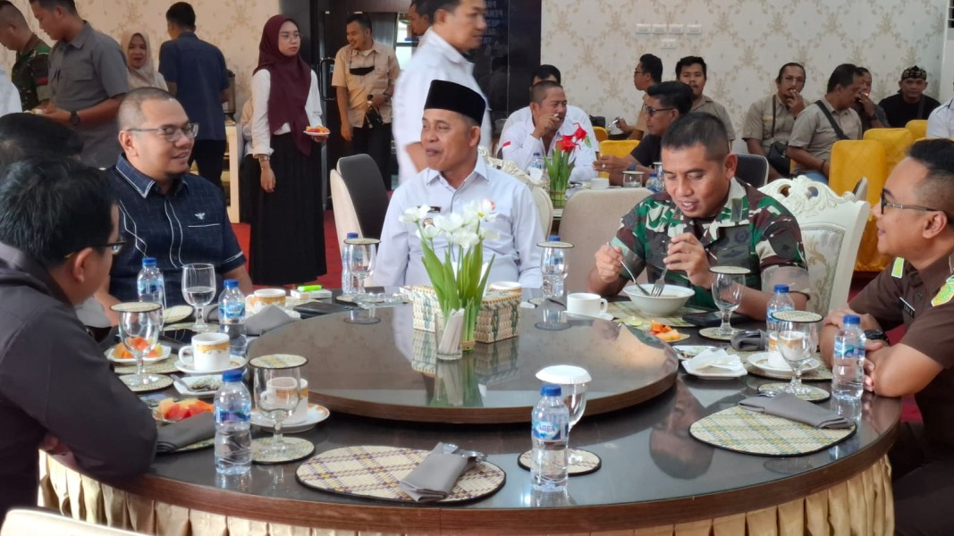 Dandim 0314/Inhil Hadiri Coffee Morning Forkopimda, Bahas Isu Aktual dan Kesiapan Antisipasi Daerah