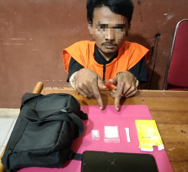 Kurir Shabu Ditangkap di Depan Rumah Makan Bundo Kanduang, 2,80 Gram Barang Bukti Diamankan