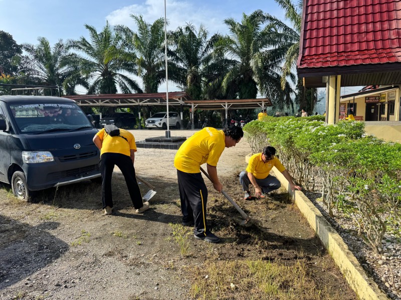 Wujudkan Lingkungan Sehat, Polsek Minas Gelar Aksi Indonesia ASRI